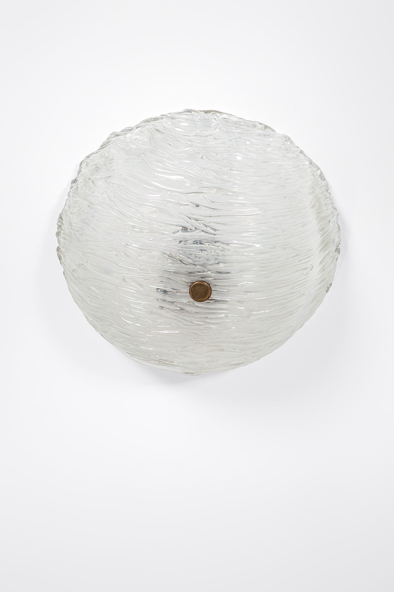 Venini. Lampada da plafone o da parete: Lampada da plafone o da parete Vetro corteccia fortemente iridato, ottone. Prod. Venini, 1940 ca. h cm 20, diam. cm 46 Literature: Marino Barovier, Carla Sonego, Paolo Venini e la sua fornace, Skira,