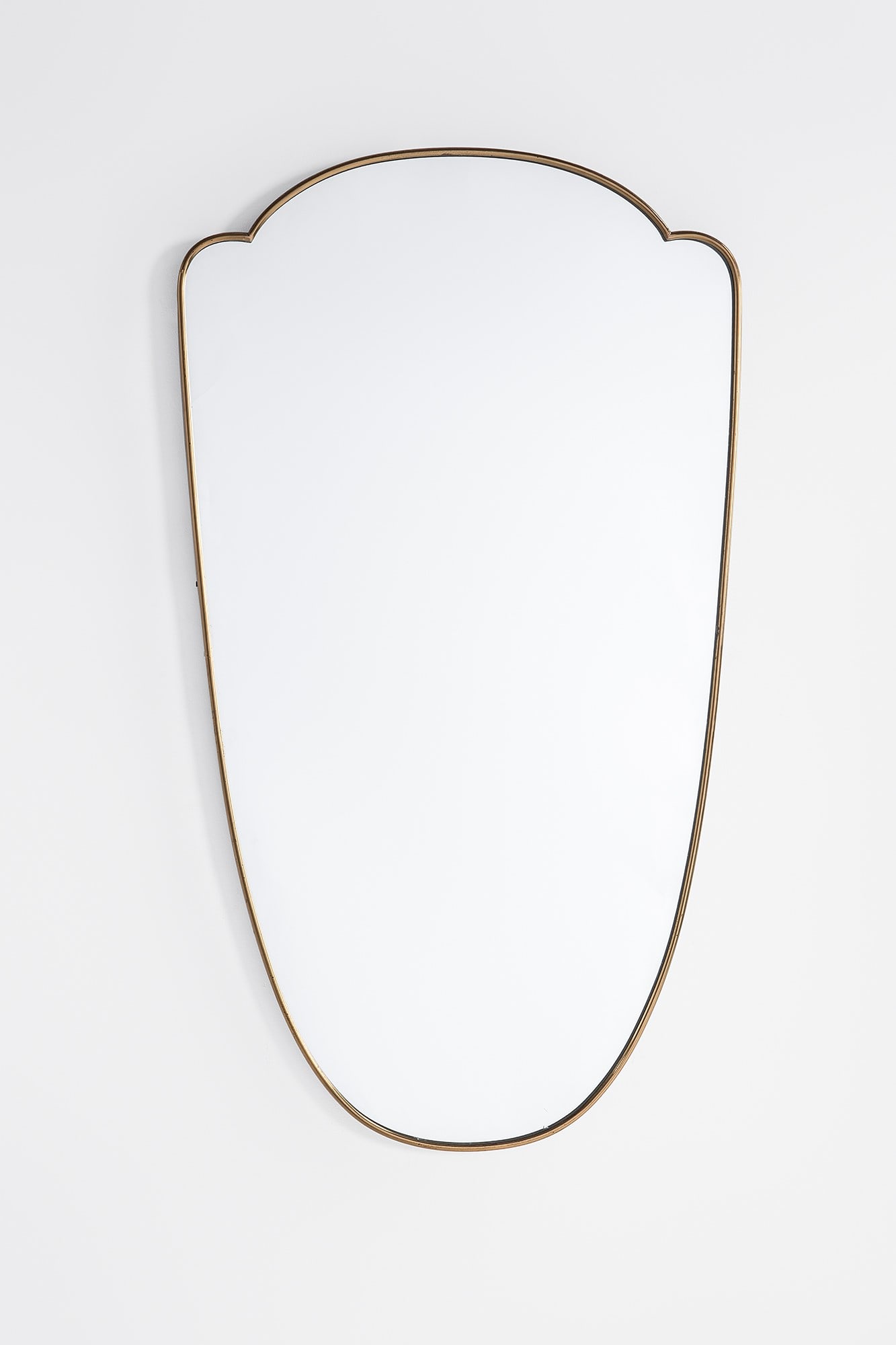 Specchio da parete: Specchio da parete Ottone, vetro specchiato. 1950 ca. cm 90x50x3