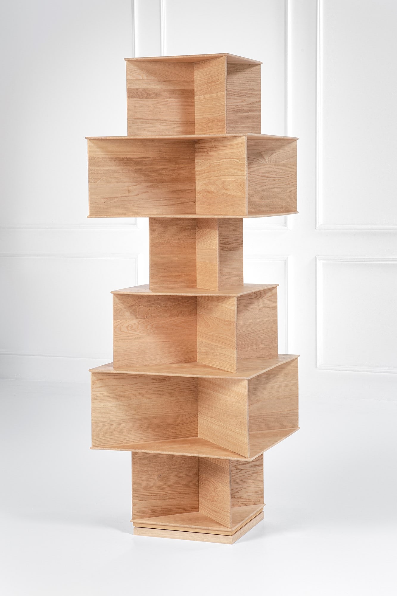 BIG (Bjarke Ingels Group). Libreria mod. Totem (1 of 4)