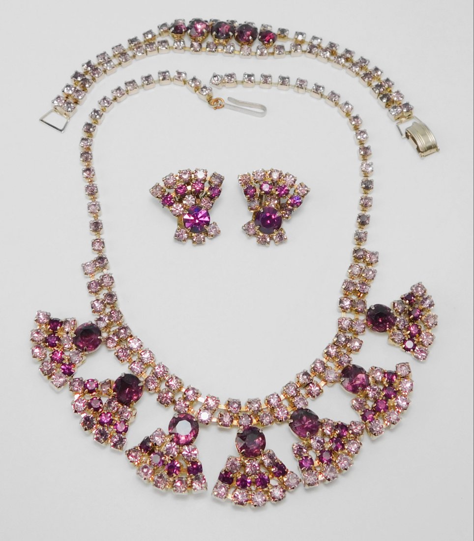 Vintage Purple Rhinestone Parure: Necklace: 16", Bracelet: 7", Earrings: 1"