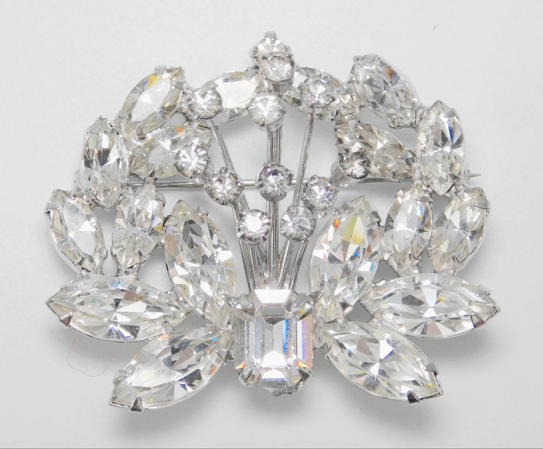 Vintage Weiss Crystal Rhinestone Brooch (1 of 4)