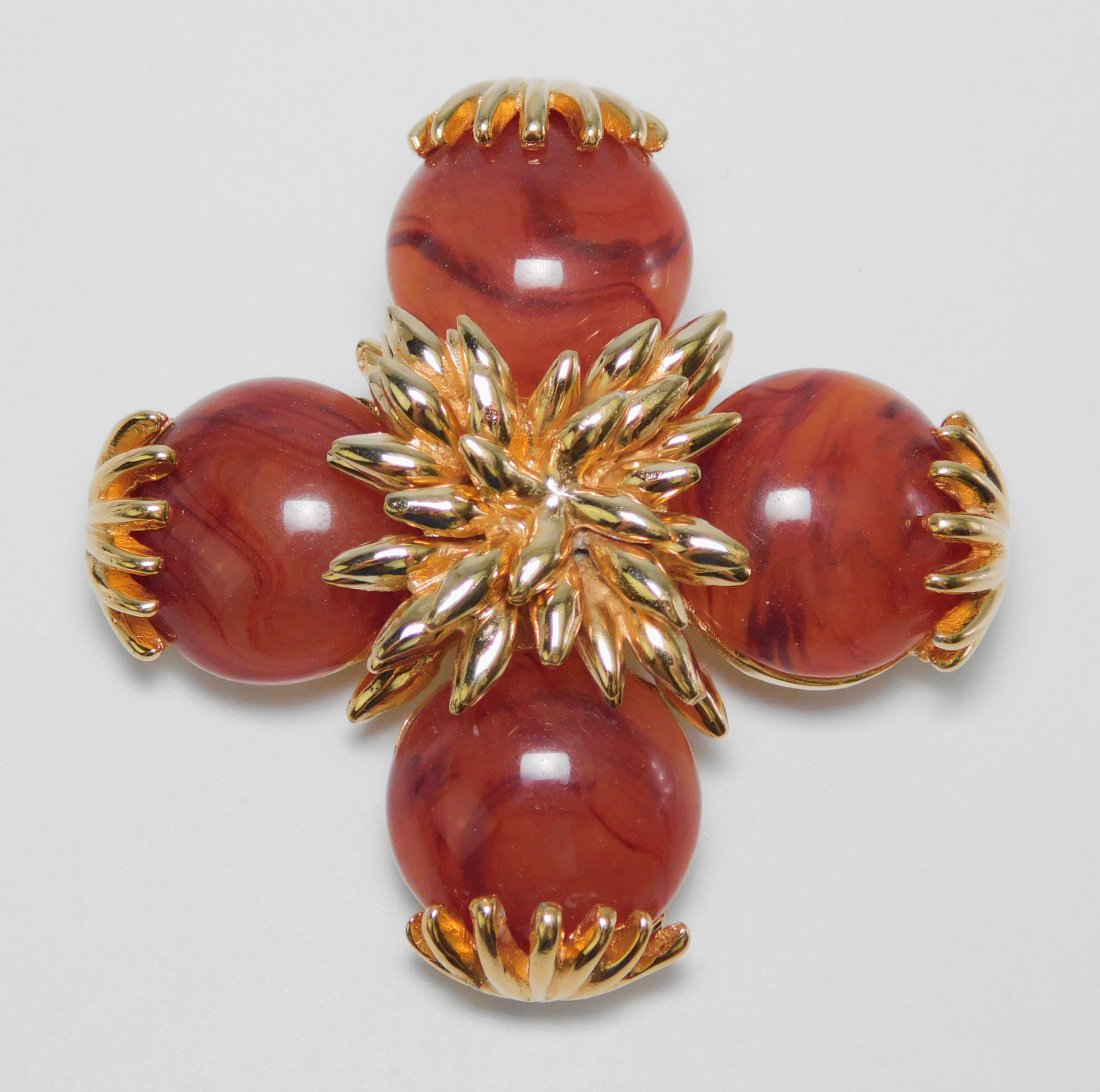 Ciner Faux Carnelian Cabochon Brooch: Brooch: 2.25"
