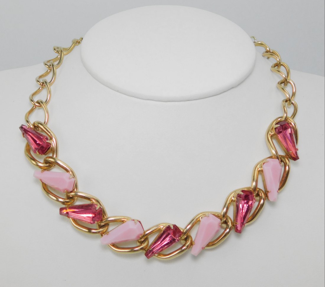 Vintage Pink Keyhole Stone Choker Necklace: Necklace: 16"