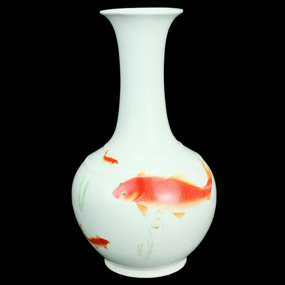 Large Chinese Porcelain Vase (1 of 8)
