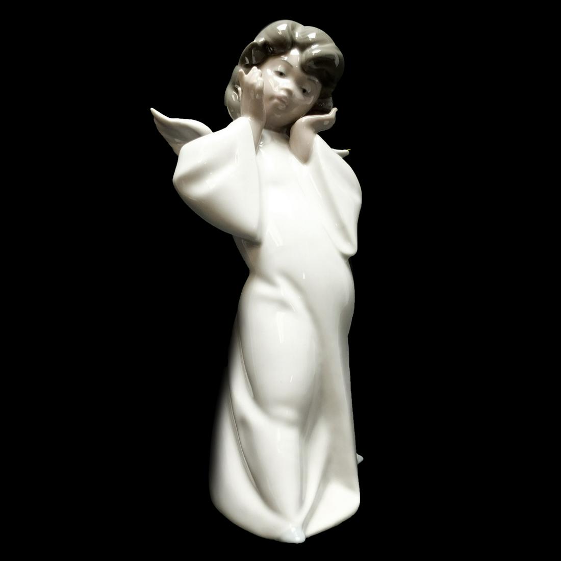 Lladro Porcelain Figurine (1 of 6)