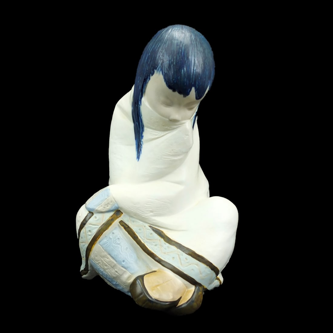 Large Lladro Eskimo Girl Figurine (1 of 4)