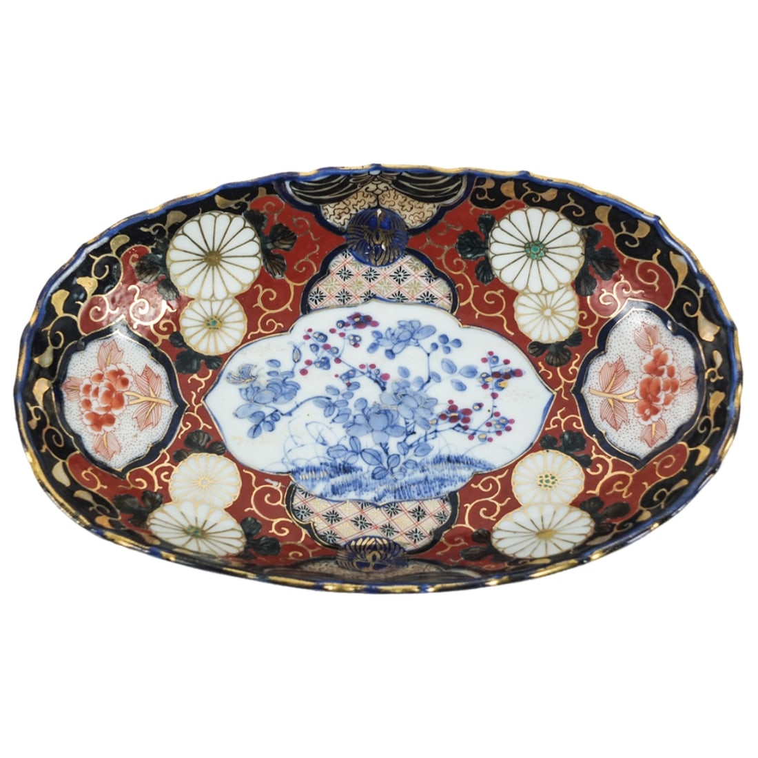 Antique Japanese Imari Porcelain Dish: Antique Japanese Imari Porcelain Dish. Signed on the base. Measures: 2" x 9-3/8" x 6". Condition: Good Condition. Estimate 40 - 150 Domestic shipping Third Party