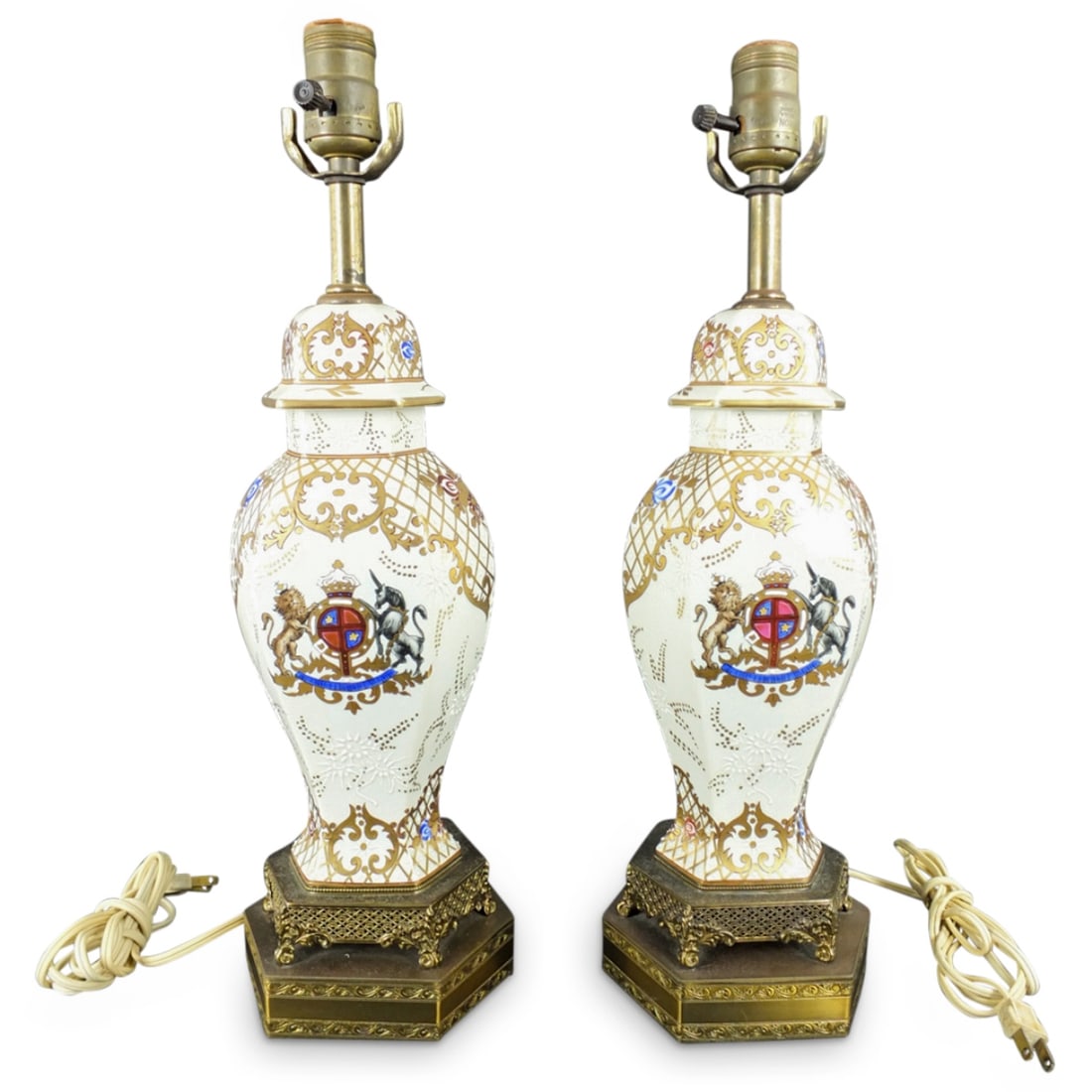 Pair of Chinese Export Porcelain Lamps (1 of 5)