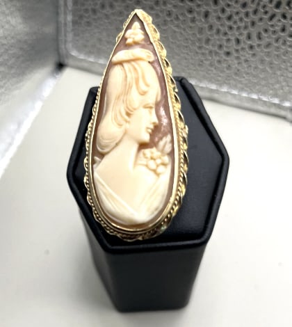 Large Retro 14K Cameo Ring (1 of 3)