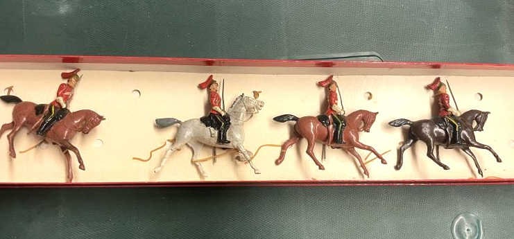 Britain's #2074 Kings Dragoon Guard Toy Soldiers (1 of 3)