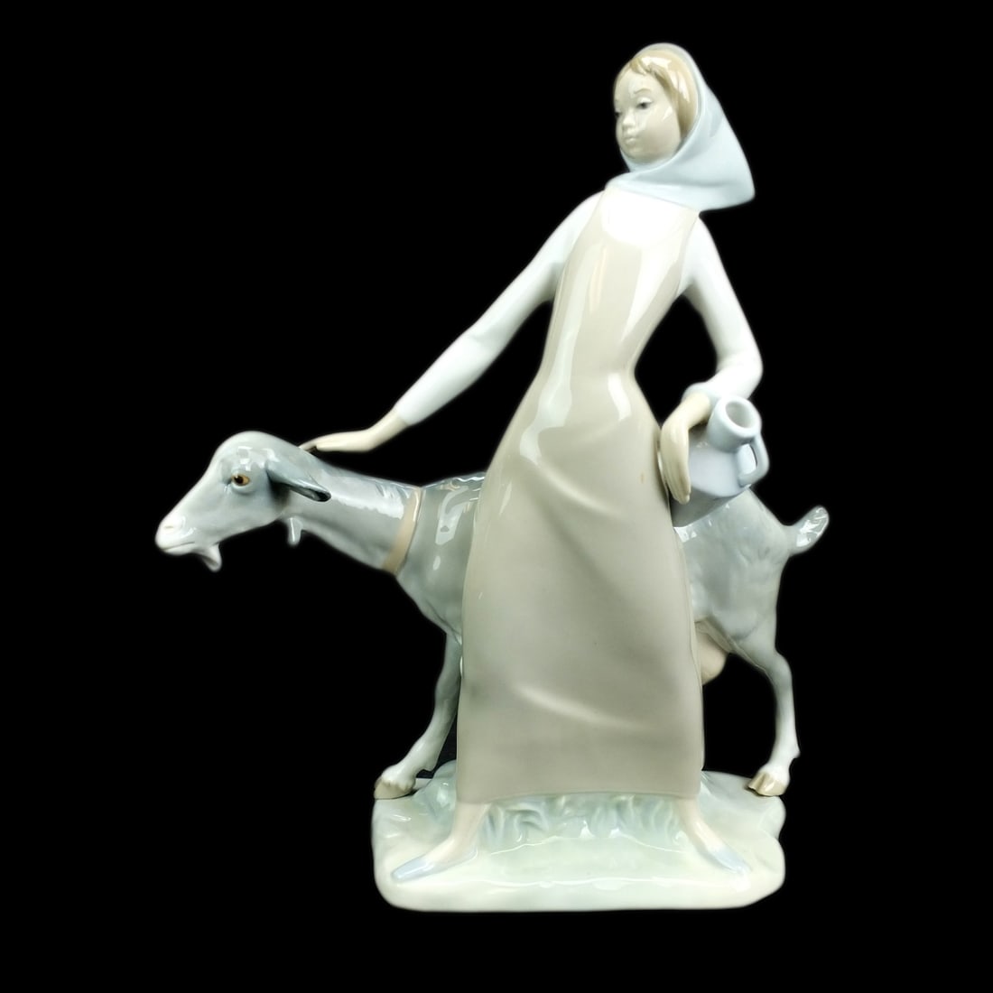 Large Lladro Porcelain Figurine (1 of 3)