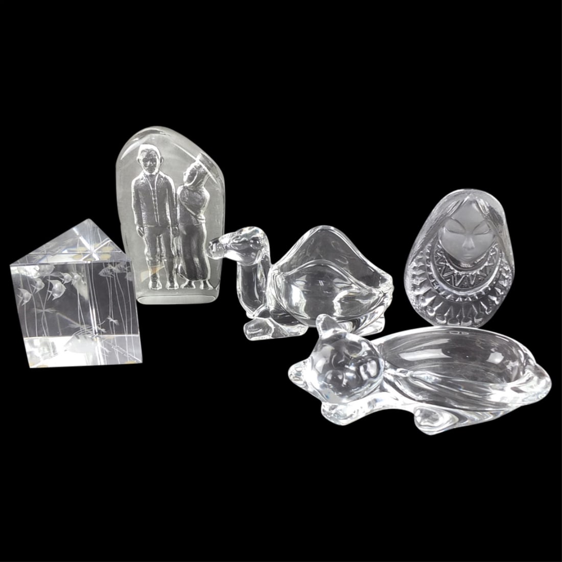 Grouping of Vintage Assorted Tableware (1 of 4)