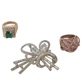 Grouping of Costume Jewelry items