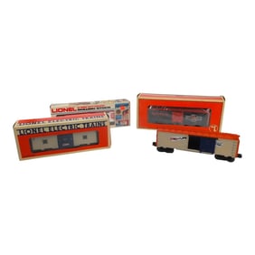 4 Vintage Lionel Electric Train Cars 3 w/Boxes