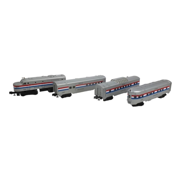 4 Lionel Electric Train Amtrak Engine & Cars (1 of 3)