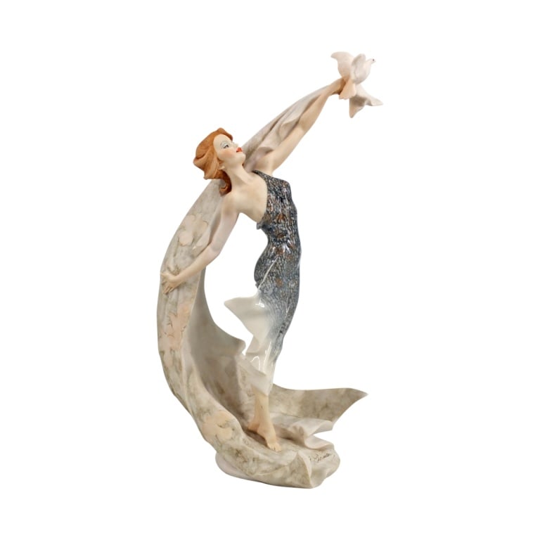 Giuseppe Armani Figurine: Giuseppe Armani collector society 1992 figurine. Marked on the base. Measures 14" x 8". Condition: No base. Estimate 100 - 300 Domestic shipping Third party