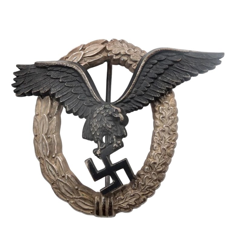 German WWII Luffwaffe Badge (1 of 4)