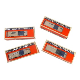 4 Vintage Lionel Electric Train Cars w/Boxes