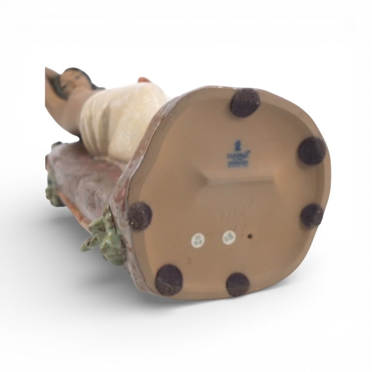 Lladro Gres Figurine "From the Spring" #2396 - 7