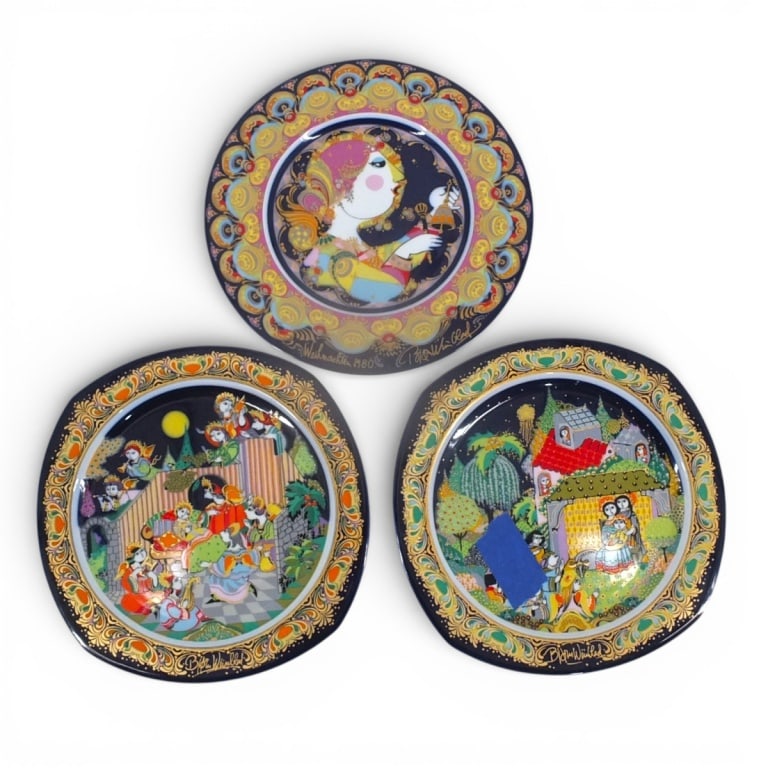 3 Rosenthal Bjorn Winblad 1980's Christmas Plates: 3 Rosenthal Bjorn Winblad 1980's Christmas Plates. Includes 1980, 1983 and 1987. Signed. Measures 11-1/2". Condition: good condition with no chips, cracks or repairs. Estimate 100 - 200 Domestic