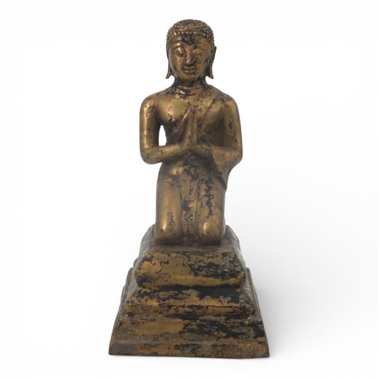 Antique Bronze Kneeling Buddha Figure: Antique Bronze Kneeling Buddha Figure. Unsigned. Measures 10" x 5" x 5-1/2". Condition: Wear, rubbing, condition consistent with age. Estimate 200 - 400 Domestic shipping Third Party