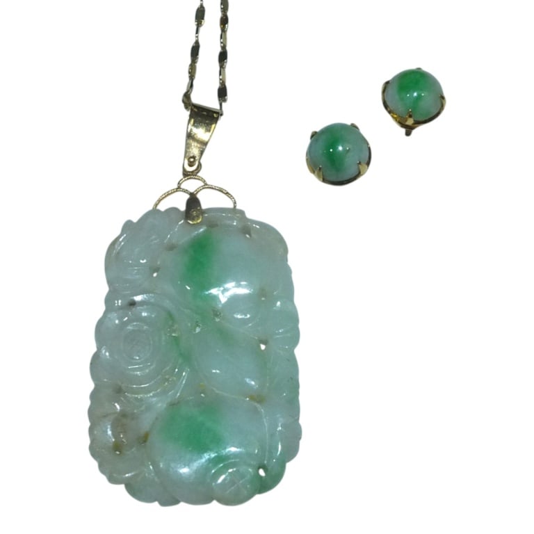 Vintage Gold & Carved Jade Jewelry Suite (1 of 5)