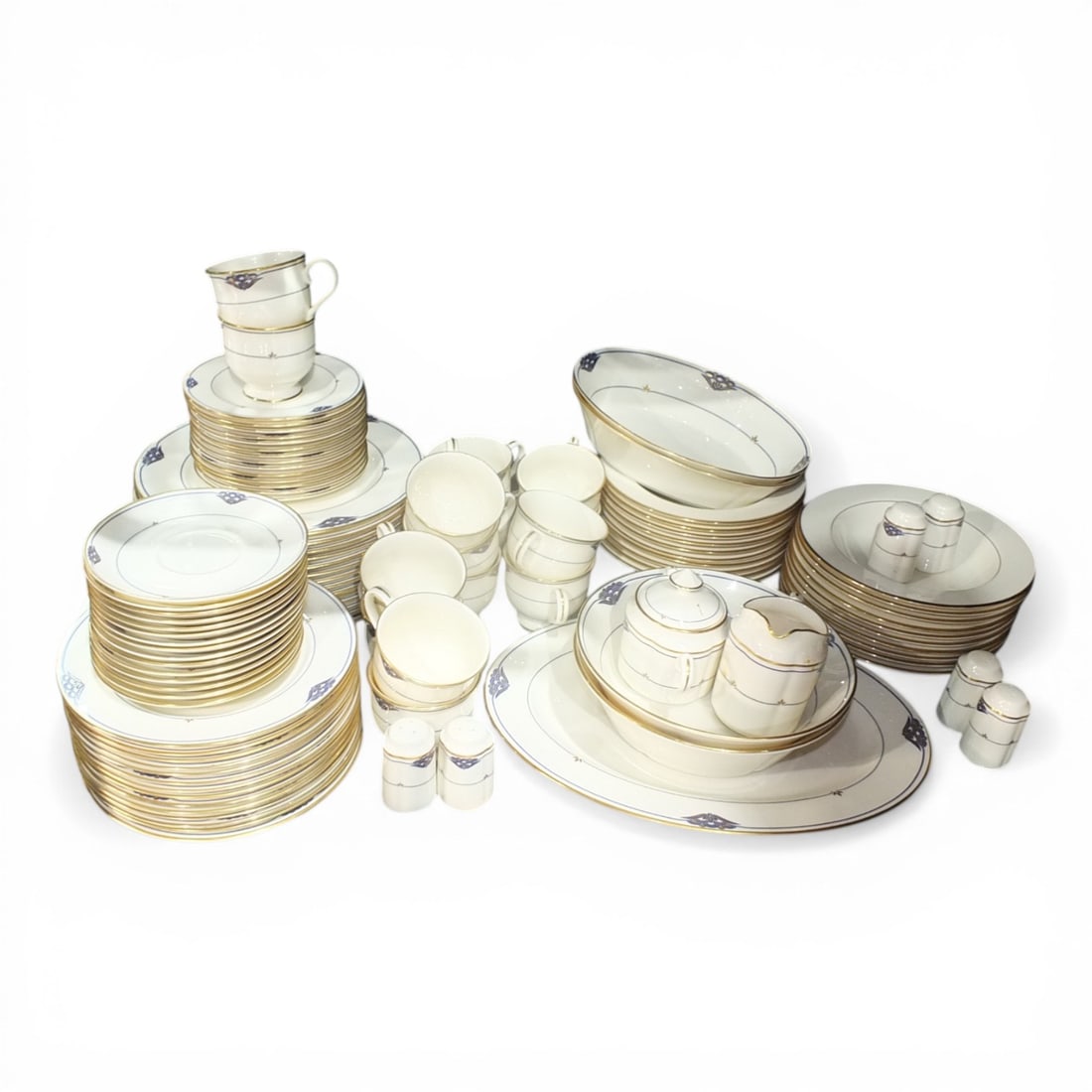 85 Pcs Gorham Florentine Lapis Dinnerware Set: 85 Pcs Gorham Florentine Lapis Dinnerware Set. Includes: 14 Dinner plates - 10-5/8" 14 Salad plates - 8-1/2" 14 Bread & butter plates - 6-1/2" 15 Footed cups 15 Saucers 2 Round vegetable dishes 2 Oval