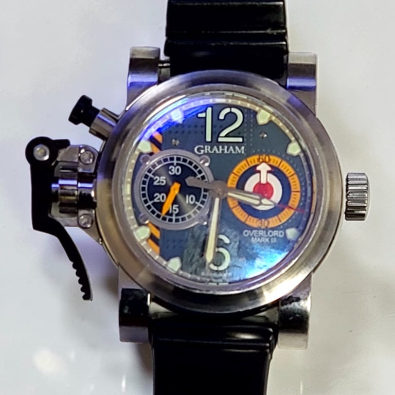 2015 Graham Overlord Mark II Wristwatch: 2015 Graham Overlord Mark II Chrono Fighter Wristwatch. Movement: Automatic. Size: 47 mm. No box or papers Please note the gallery does not warranty the running condition of watches. Condition: Good