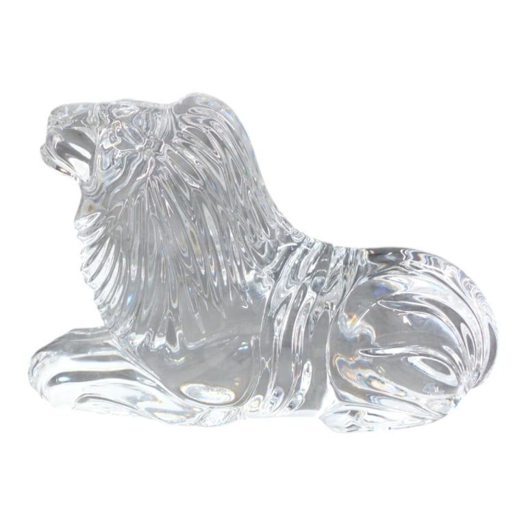 Waterford Crystal Lion Figure: Waterford Crystal Lion Figure. Signed. Measures4-3/4" H x 7" L. Condition: Good condition with no chips or cracks. No Box. Estimate 100 - 300 Domestic shipping Third Party