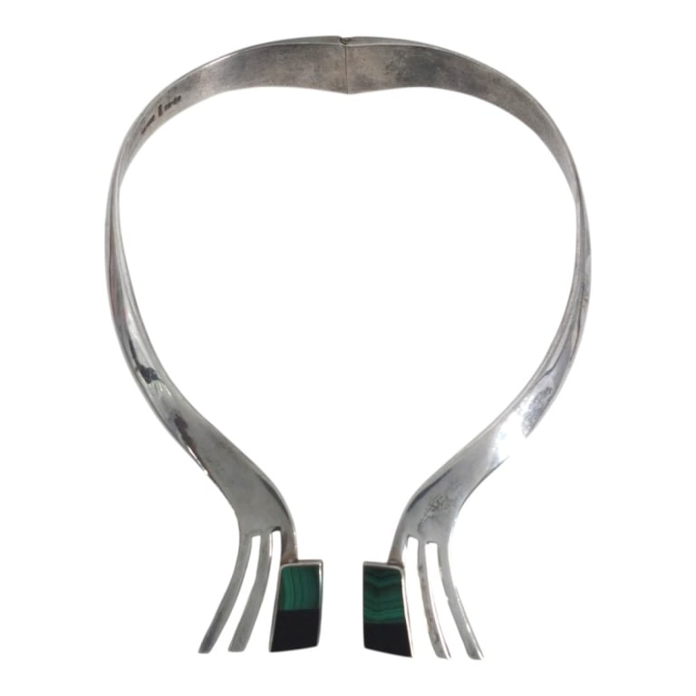 Modernist Mexican Silver Malachite Choker Necklace: Modernist Mexican Silver Malachite and Onyx Hinged Choker Necklace. Stamped Mexico 925. Measures 6-1/2" L x 4-3/4" W. Total weight approx. 113 grams/ 3.63 troy oz.. Condition: Good condition. Estimate