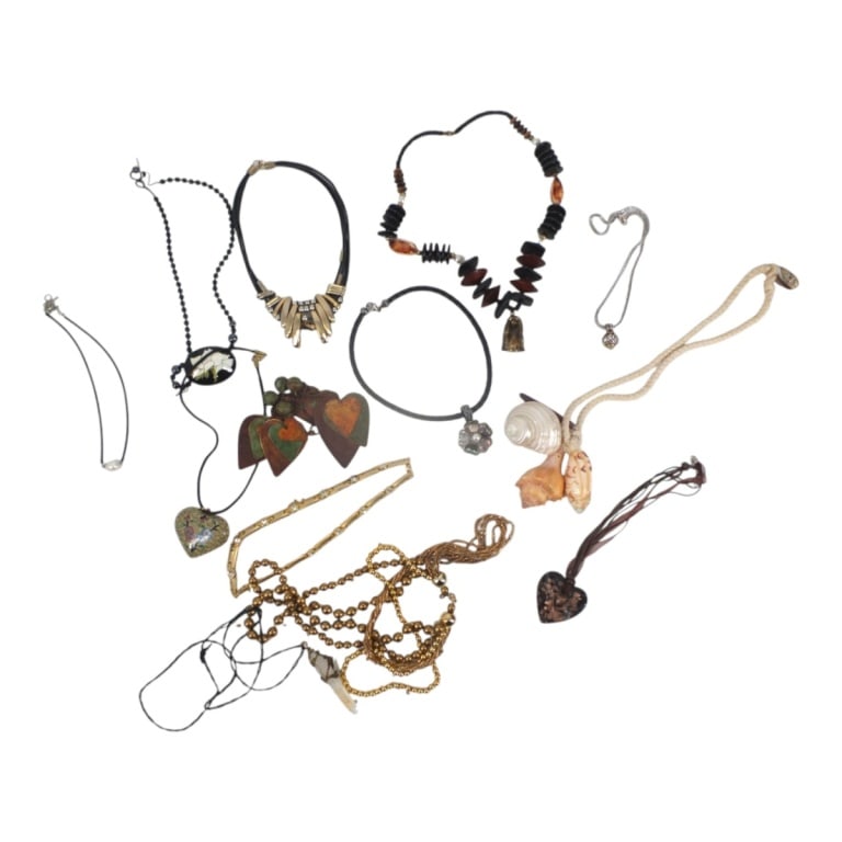 Estate BOHO & Fashion Necklaces 13 Pc Lot: Estate compiled 13 piece collection of BOHO & Fashion Necklaces. Various materials, makers. Condition: AS-IS condition, some pieces with wear. Estimate 50 - 100 Domestic shipping Third Party