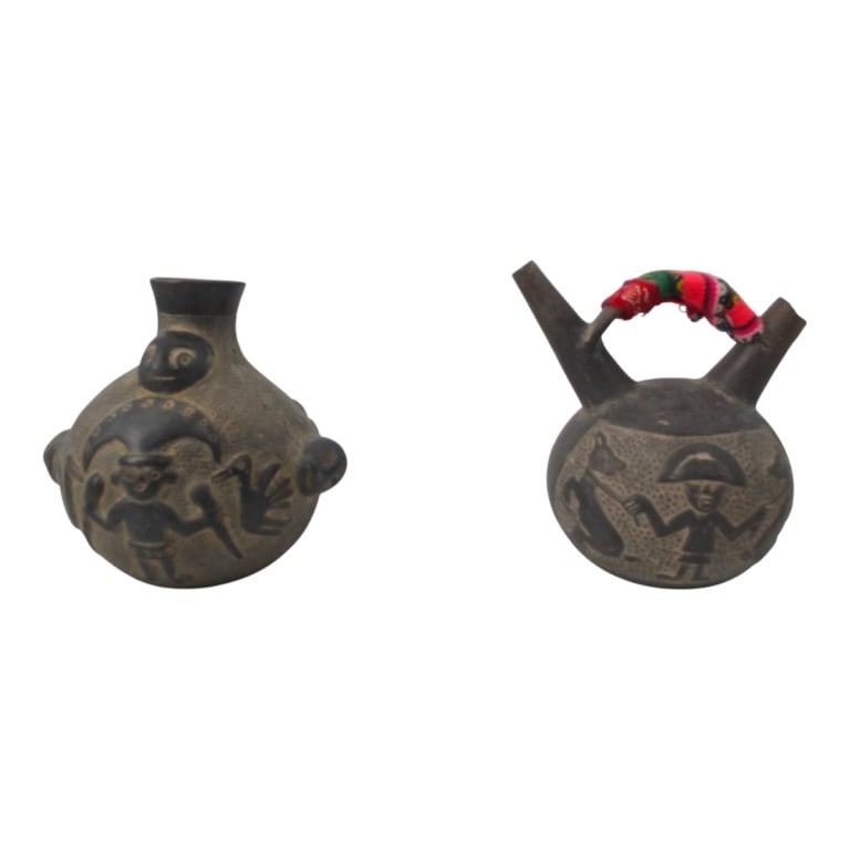 2 Pre Columbian Chimu Blackware Pottery Vessels (1 of 7)