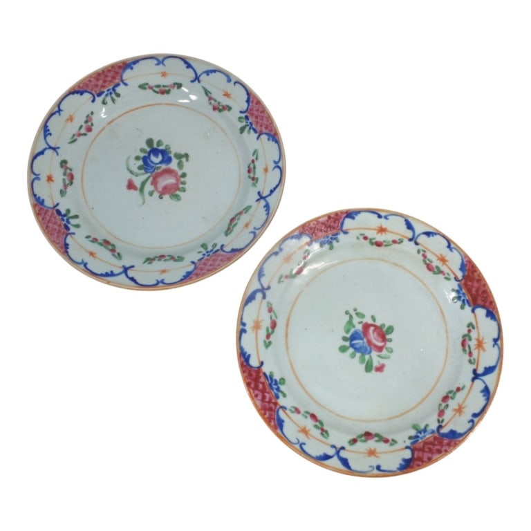 Pair 18C Chinese Export Porcelain Plates (1 of 4)