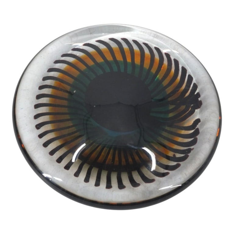 Vintage Murano Art Glass Eye Sculpture: Vintage Murano Art Glass Eye Sculpture. Unsigned. Measures 6-3/4" diameter. Condition: Good condition with no chips or cracks. Estimate 200 - 400 Domestic shipping Third Party