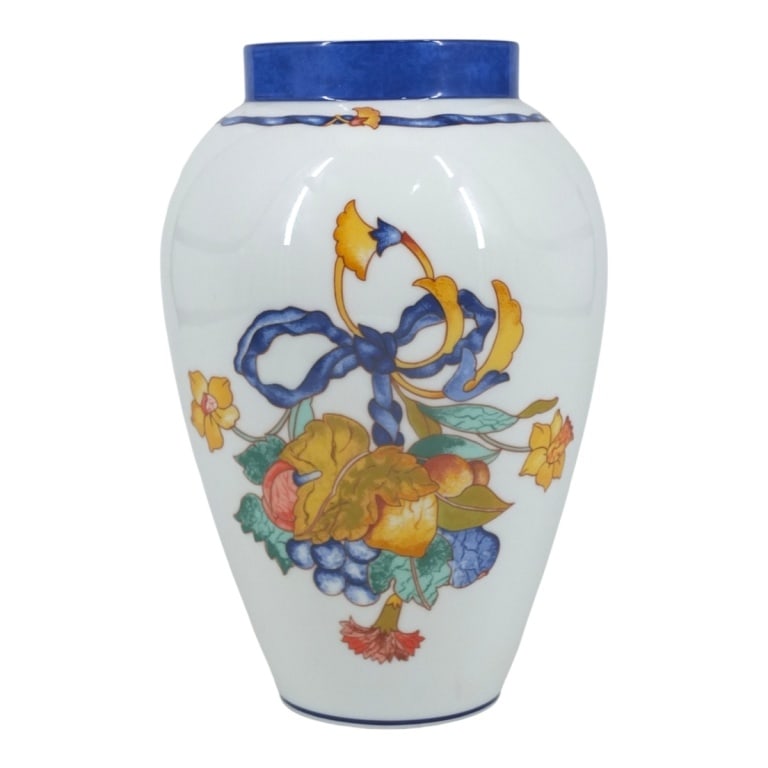Vintage Limoges Porcelain Vase: Vintage Limoges Bernardard "Borghese" porcelain vase. Marked. Measures 9-1/4" x 6". Condition: Good condition. Estimate 40 - 80 Domestic shipping Third party
