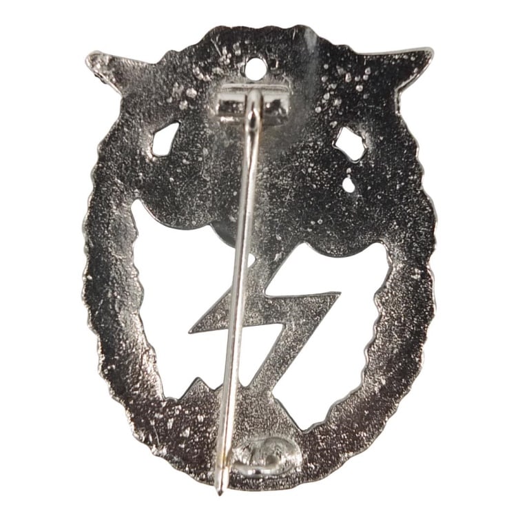 German WWII Luftwaffe Badge - 2