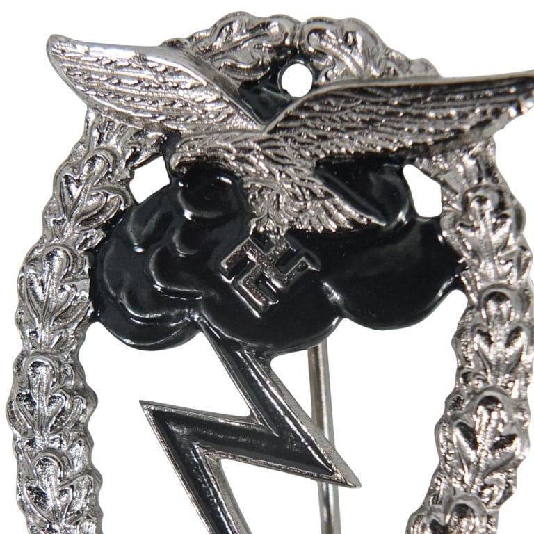 German WWII Luftwaffe Badge - 3