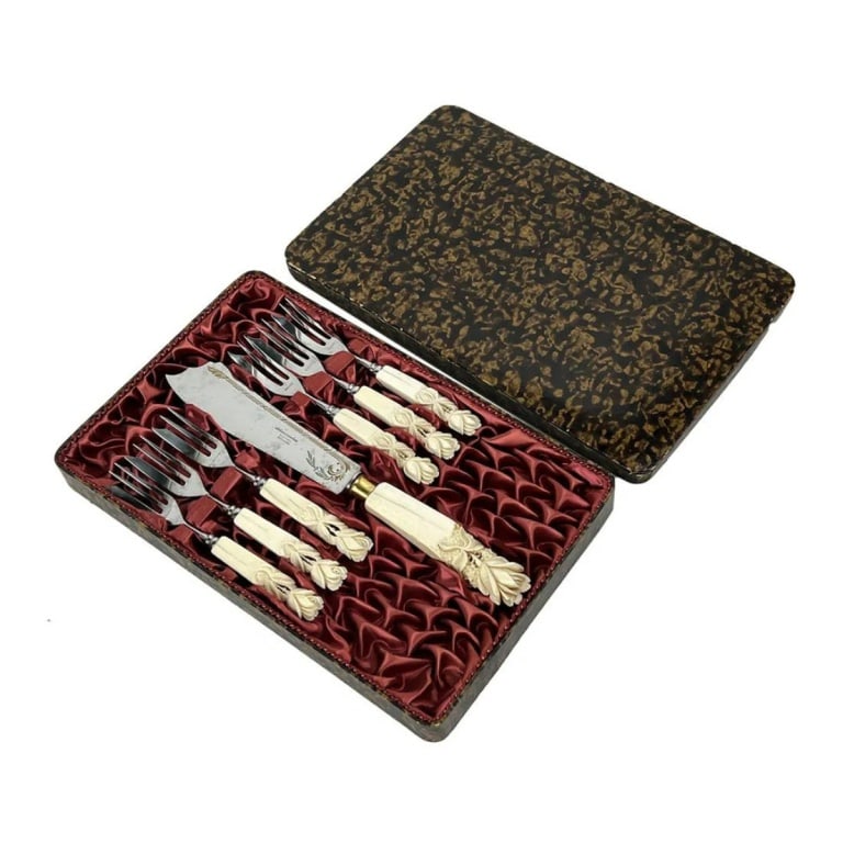 7 Pc. Ackermannchen Fish Set: Vintage German Ackermannchen Rostfrei Solingen Fish Set Presented in Original Box. Includes fish serving knife along with 6 forks. Knife measures 10-1/2". Fork measures 6-1/8". Condition: Good