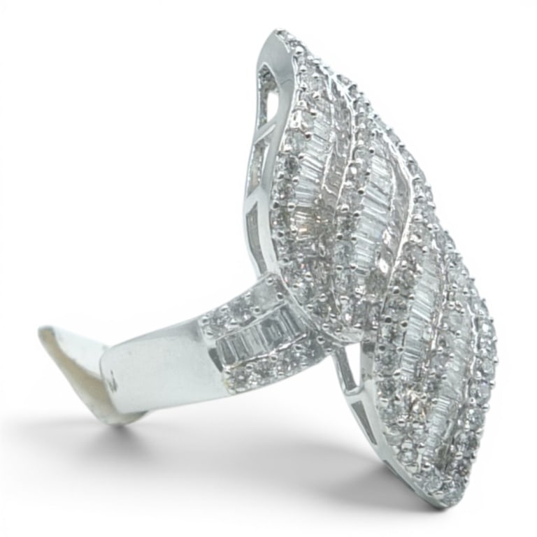 Vintage 14K Diamond Ring - 3