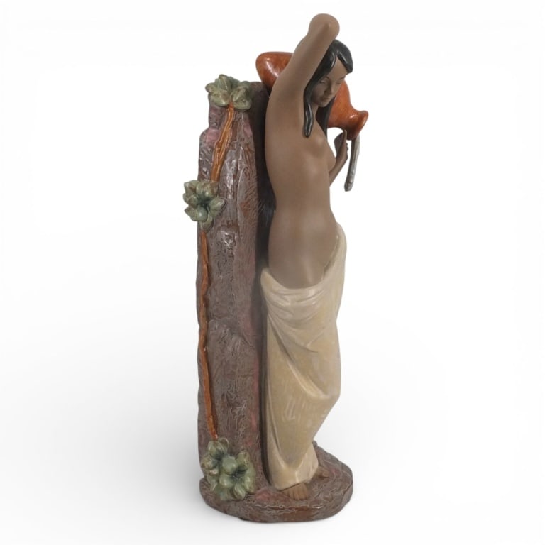 Lladro Gres Figurine "From the Spring" #2396 - 2
