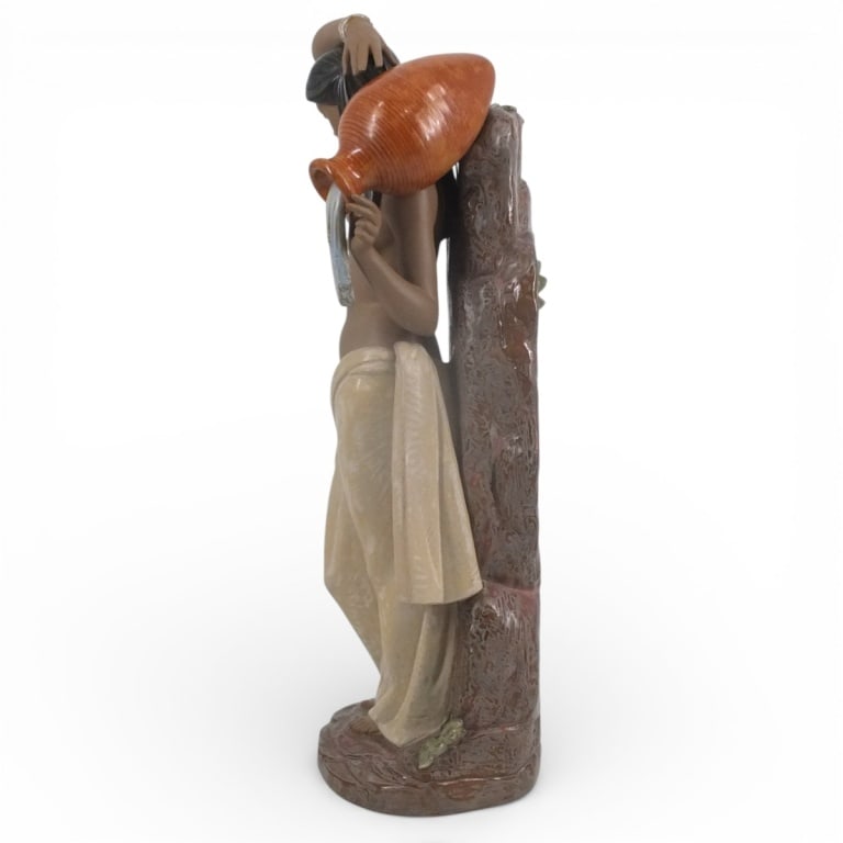 Lladro Gres Figurine "From the Spring" #2396 - 4