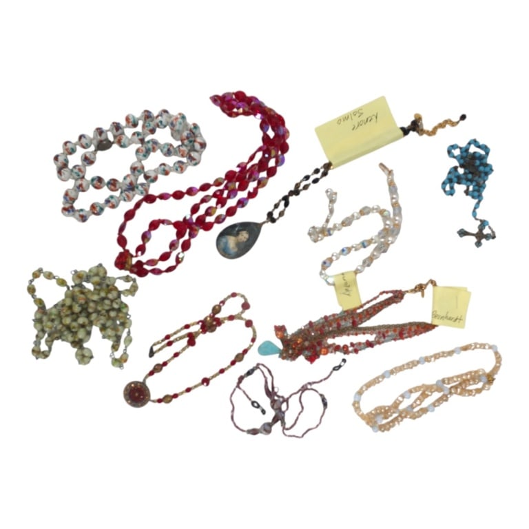 Vintage Costume Beaded Necklace Group: Vintage Costume Beaded Necklace Group. Includes, Rachel Reinhardt, Laguna, Lenore Solmo signed pieces (3 pcs). The remainder of the lot (7 pcs) feature various beaded necklaces, a rosary, eyeglass