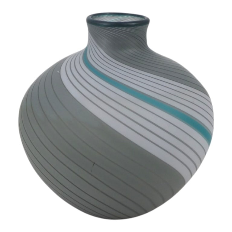Modern Art Glass Bulbous Vase: Modern Swirl Art Glass Bulbous Vase. Unsigned. Measures 8" x 8". Condition: Good condition. Estimate 100 - 300 Domestic shipping Third party