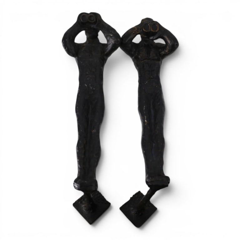 Pair Brutalist Bronze Figural Wall Sculptures: Pair Decorative Brutalist Bronze Figural Wall Sculptures "Man with Binoculars". Unsigned. Measures 12" H x 10" D. Condition: Good condition. Estimate 150 - 350 Domestic shipping Third Party