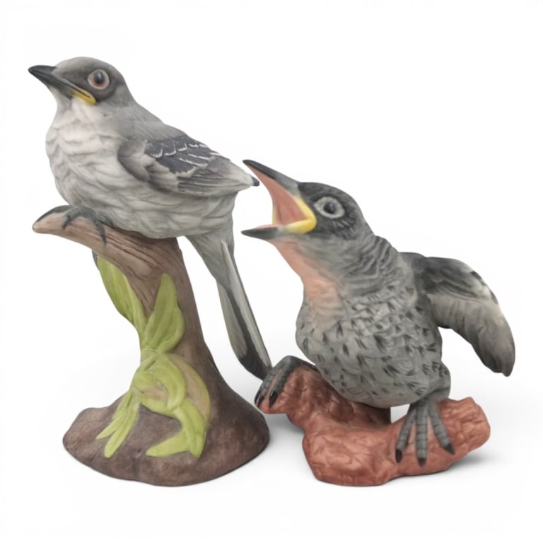2 Boehm Porcelain Birds, Baby Mockingbirds: 2 Boehm Porcelain Birds, Baby Mockingbirds. Stamped. Measures 6" & 4-1/2". Condition: Examined under black light, good condition. Estimate 40 - 100 Domestic shipping Third Party