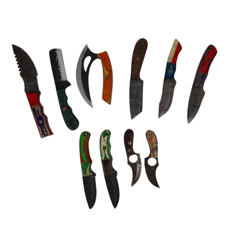 (10) Damascus Steel Fixed Blade Knives: (10) Damascus Steel Fixed Blade Knives. Colorful wood or resin handles and leather sheaths. Measures 6" - 9". Condition: Good condition. Estimate 50 - 100 Domestic shipping Third Party