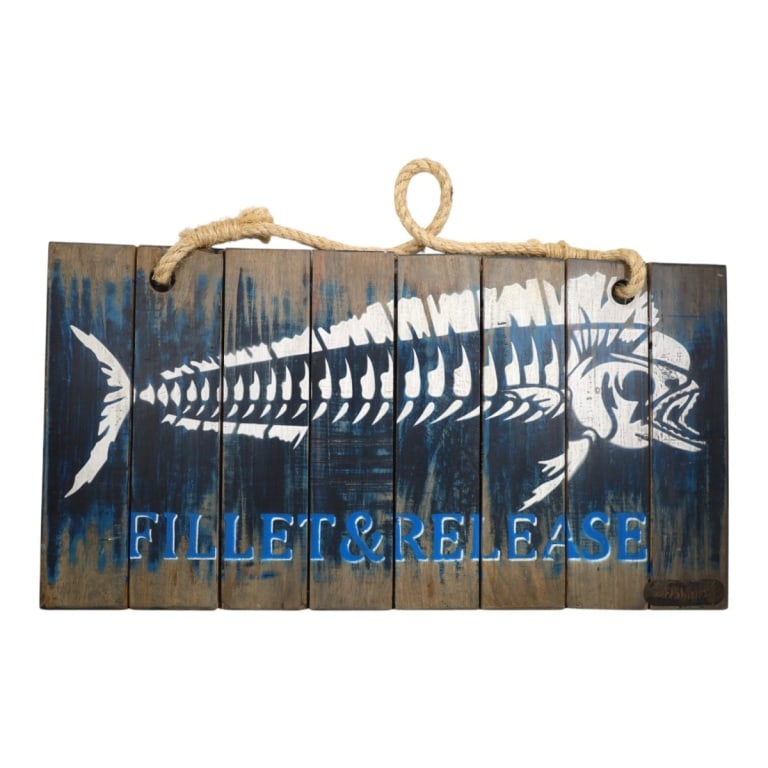 Decorative Slat Wood Sign "Fillet & Release": Decorative Painted Slat Wood and Rope Sign "Fillet & Release". Measures 17" x 32-1/2". Condition: Good condition. Estimate 100 - 200 Domestic shipping Third Party