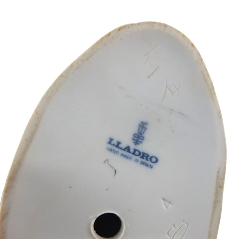 2 Lladro Figurines #4501, #1035 - 9
