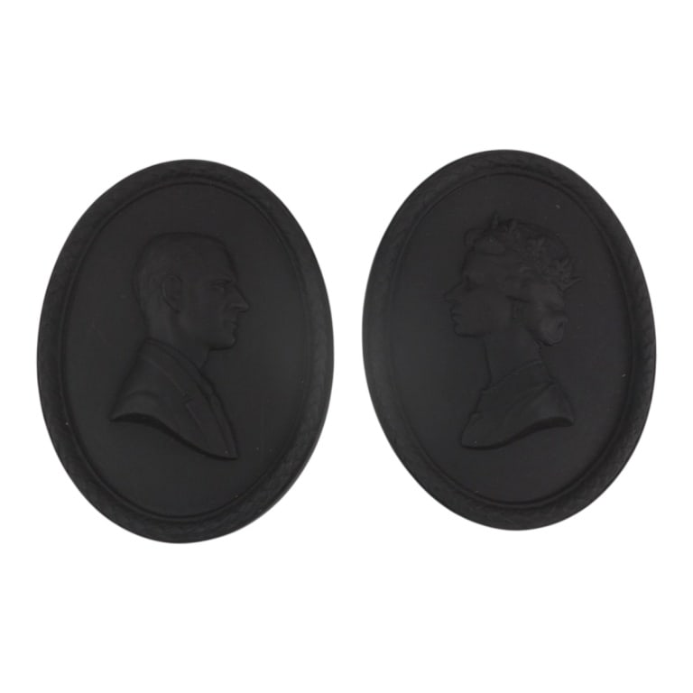 Wedgwood Royal Silver Wedding Plaque Set: Wedgwood Black Basalt Royal Silver Wedding Plaque Boxed Set. Commemorating the anniversary of Queen Elizabeth II and the Duke of Edinburgh November 20, 1947-1972. In original custom box. Signed and