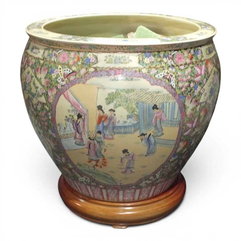 Vintage Large Chinese Famille Rose Jardiniere (1 of 8)